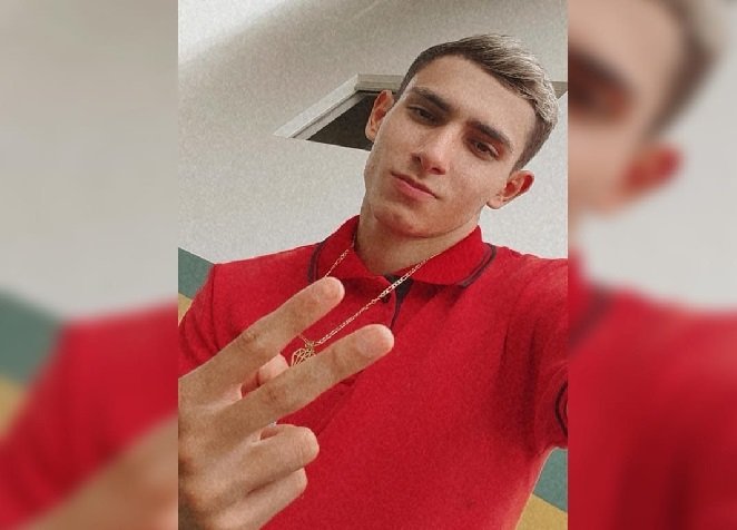 Amigo de jovem morto em ação policial diz que arma foi implantada pela PM