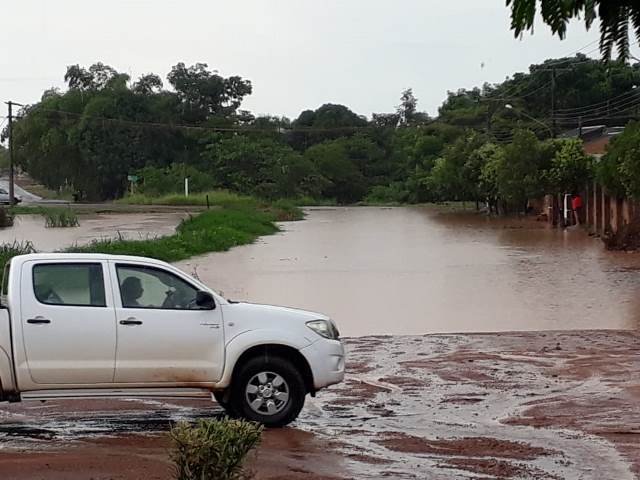 Nova enchente no Rio Jaracatiá de Colíder invade casas.(Fotos)