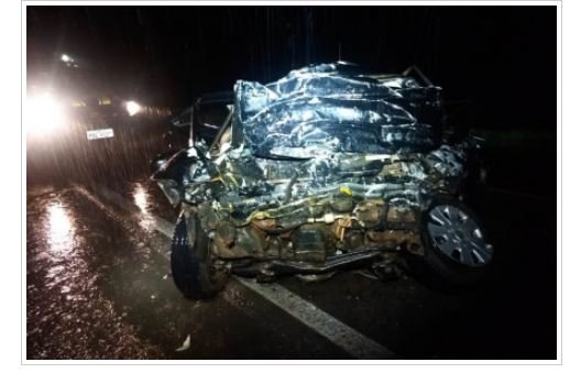 Quatro pessoas morrem em colisão entre carro e caminhão em MT