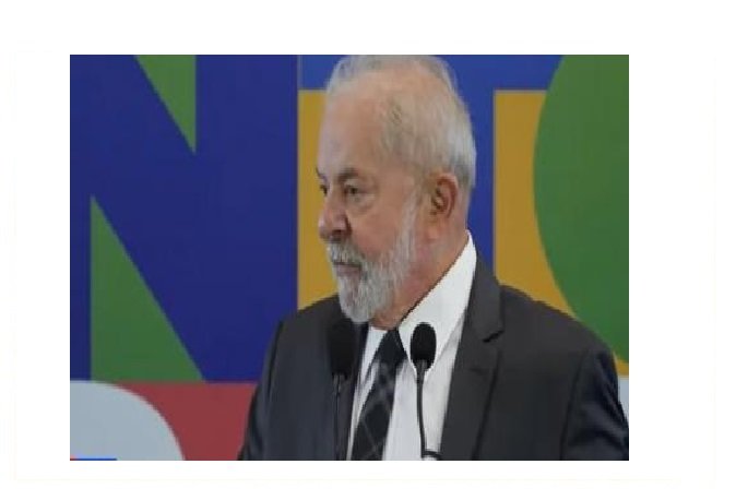 Juíza determina que morador remova de sua casa faixa com propaganda para Lula