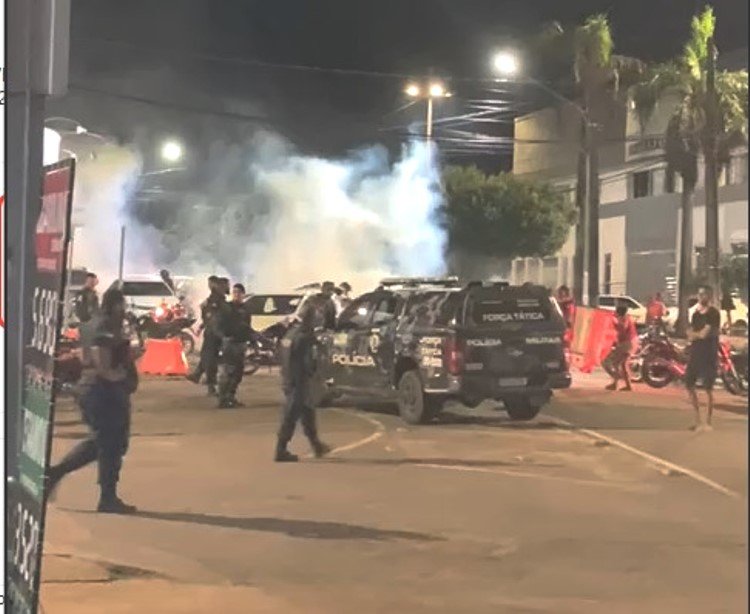 Para evitar confrontos moradores de Colíder são barradas no início de avenida Marechal Rondon. (vídeo)