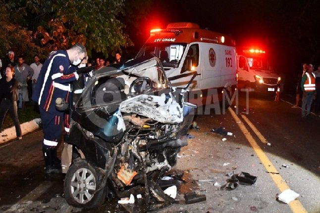 Em colisão frontal, duas pessoas morrem na BR-364; uma delas trabalhava como motorista de aplicativo