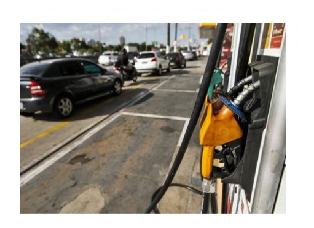Gasolina sobe pela quarta semana seguida e fica perto de R$ 5, diz ANP