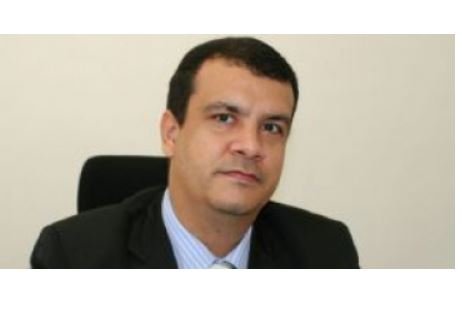 Empresa pagará R$ 5 mil a paciente por colocar "prótese frouxa e dentes caídos" em Cuiabá