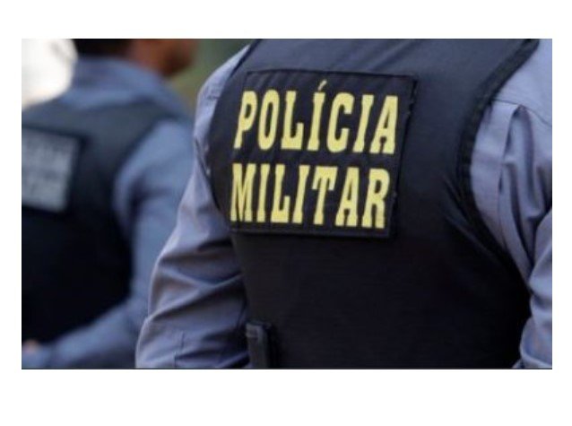 Homem foge para matagal após mulher o perseguir com machado em MT
