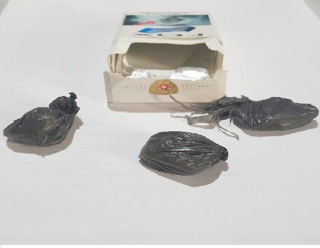 Três menores em Colíder são apreendidos e encaminhados para a DELPOL com drogas.
