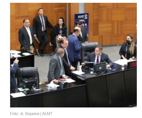 Mesmo com maioria de votos, PEC dos Aposentados não é aprovada pela ALMT
