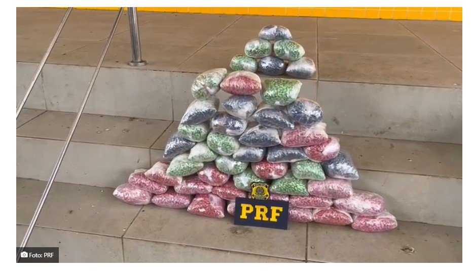 PRF de MT apreende ecstasy sendo transportado em caminhão-cegonha