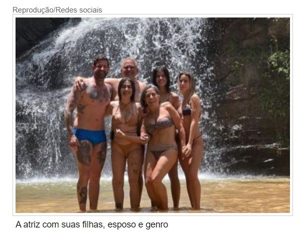 De biquíni, Gloria Pires posa com a família e deseja feliz Natal