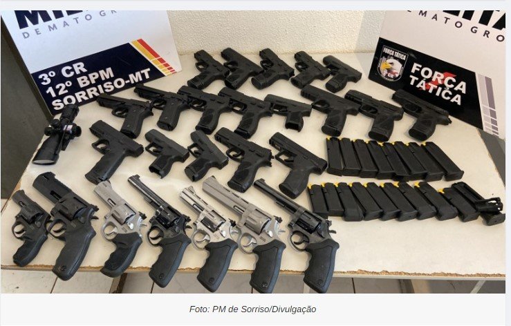 PM recupera mais 25 armas que seriam vendidas para facção criminosa; 3 presos