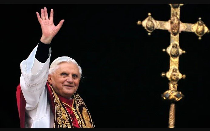 Papa emérito Bento XVI morre aos 95 anos
