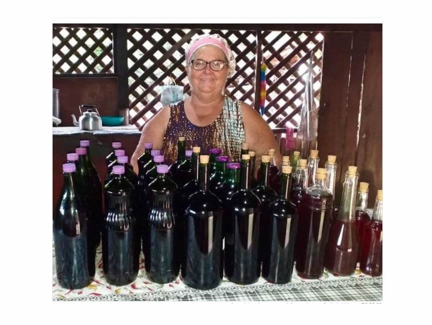 Vinho de Jabuticaba é fabricado artesanalmente por agricultora familiar