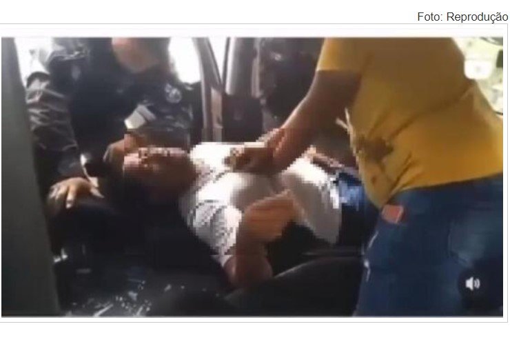 PM salva homem com reanimação após acidente de carro; Veja vídeo