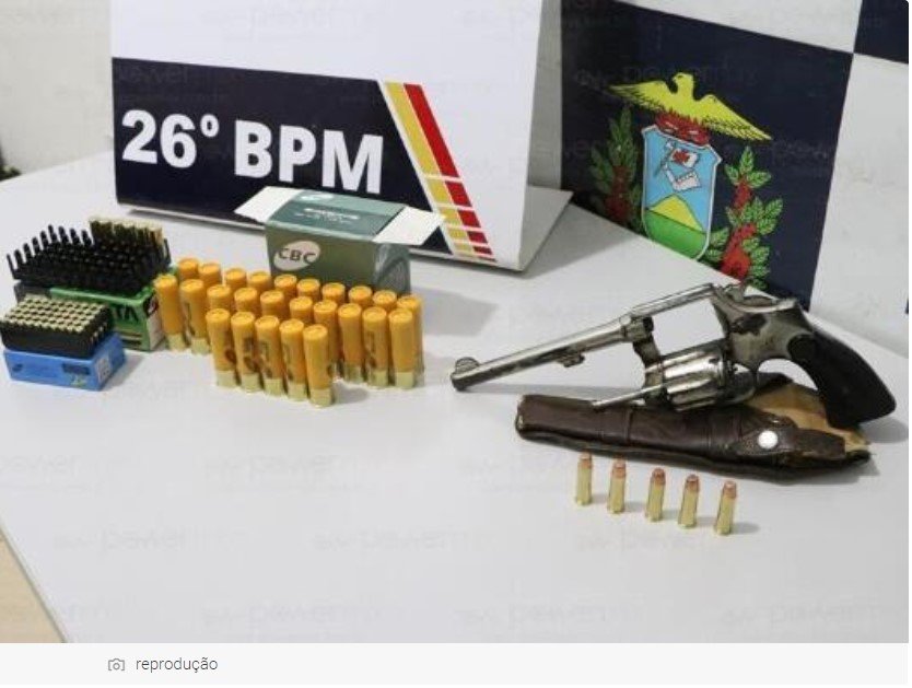 PM prende suspeitos com armas e drogas em Nova Mutum
