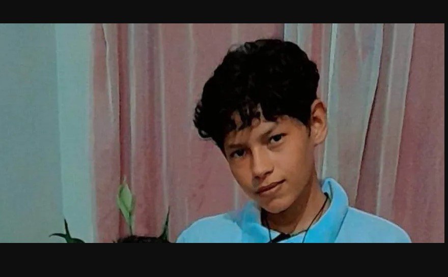 Adolescente de 13 anos é morto por amigo de 16 dentro do quarto enquanto dormia