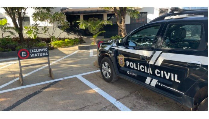 Amigos, de 14 e 13 anos, são sequestrados e bandidos abusam de menina dentro do carro