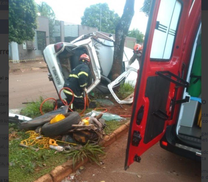 Vídeo; passageiro morre e motorista foge após acidente