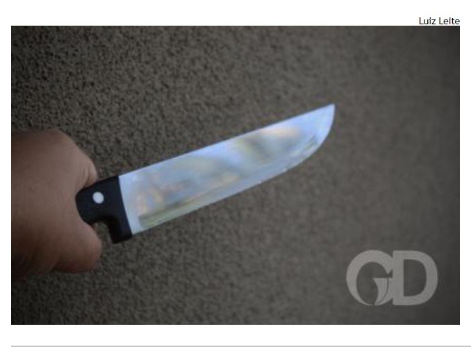 Mulher é presa por matar o marido a facadas no quintal de casa