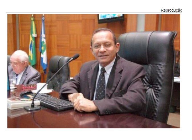 Ex-deputado é picado por cobra em fazenda