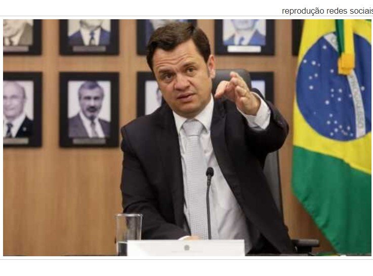 Anderson Torres é preso pela Polícia Federal após chegar a Brasília
