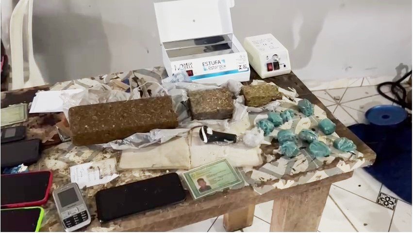 Quatro suspeitos são presos pela Força Tática por Tráfico de Drogas em Matupá