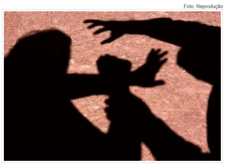 Índio tarado agarra e beija mulheres à força em MT