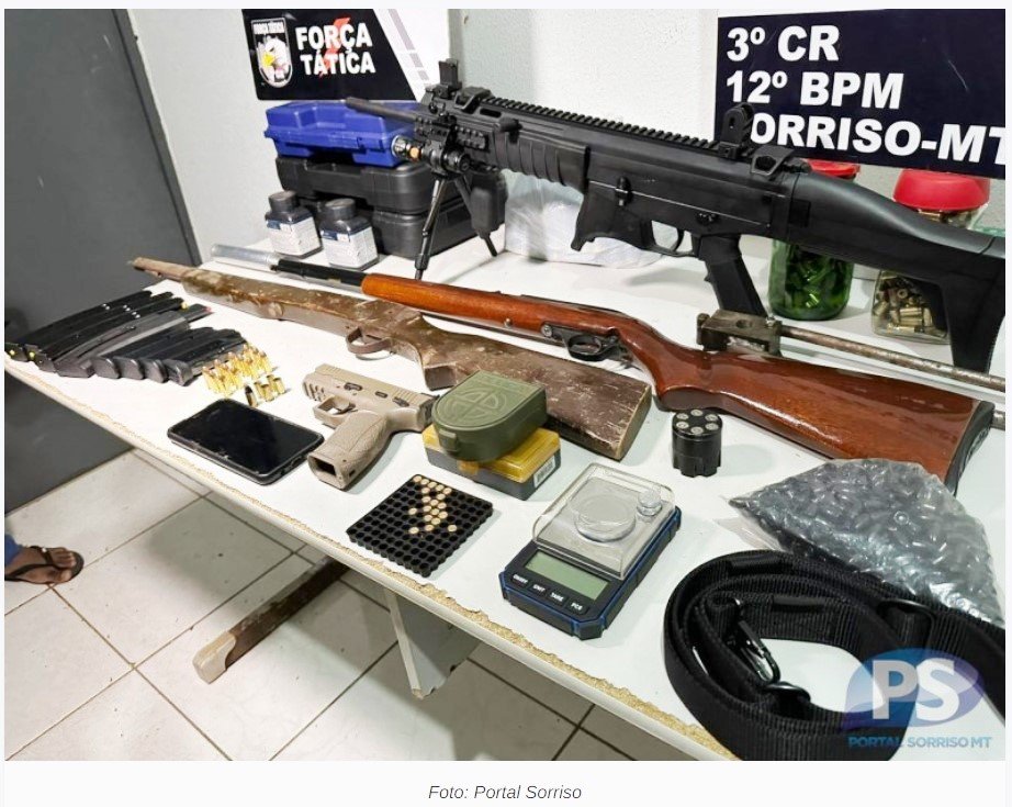 PM conduz homem embriagado e apreende grande quantidade de armas em sua residência