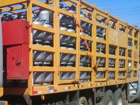 Quadrilha rendem caminhoneiro da Karambá Gás de Colíder em Cuiaba levando 297 cascos de botijões.
