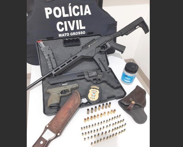Polícia Civil apreende três armas e dezenas de munições com autor de violência doméstica