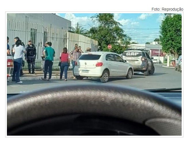Homem é achado morto dentro de Gol com R$ 68 mil em espécie no centro de cidade de MT.