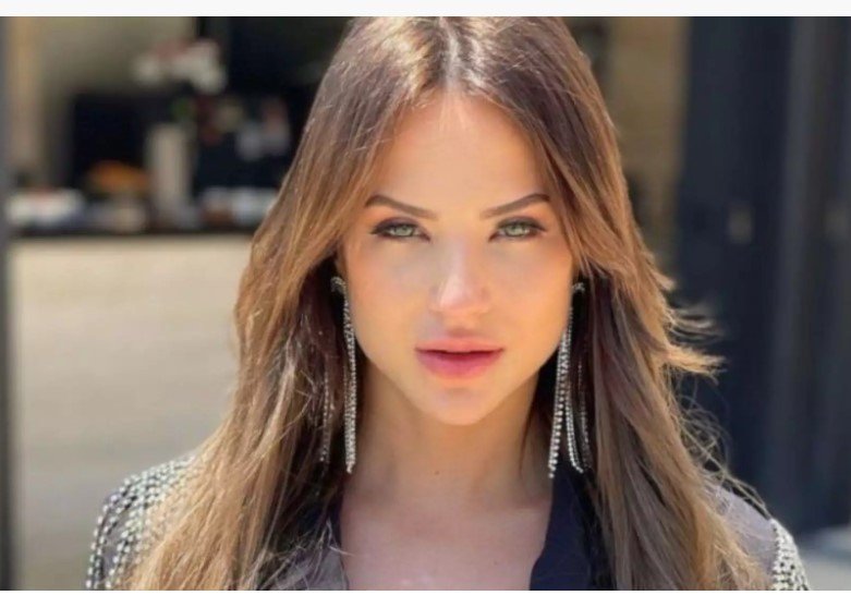 Gabi Martins prova que tabaca é grande demais para calcinha fio-dental no Carnaval: 'Que volume'