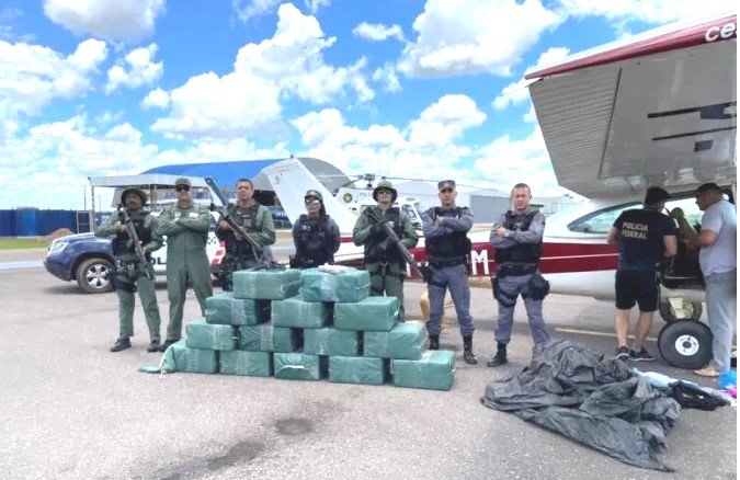 Avião utilizado para tráfico de drogas é apreendido em ação integrada no município de Sinop com cerca de 400kg.