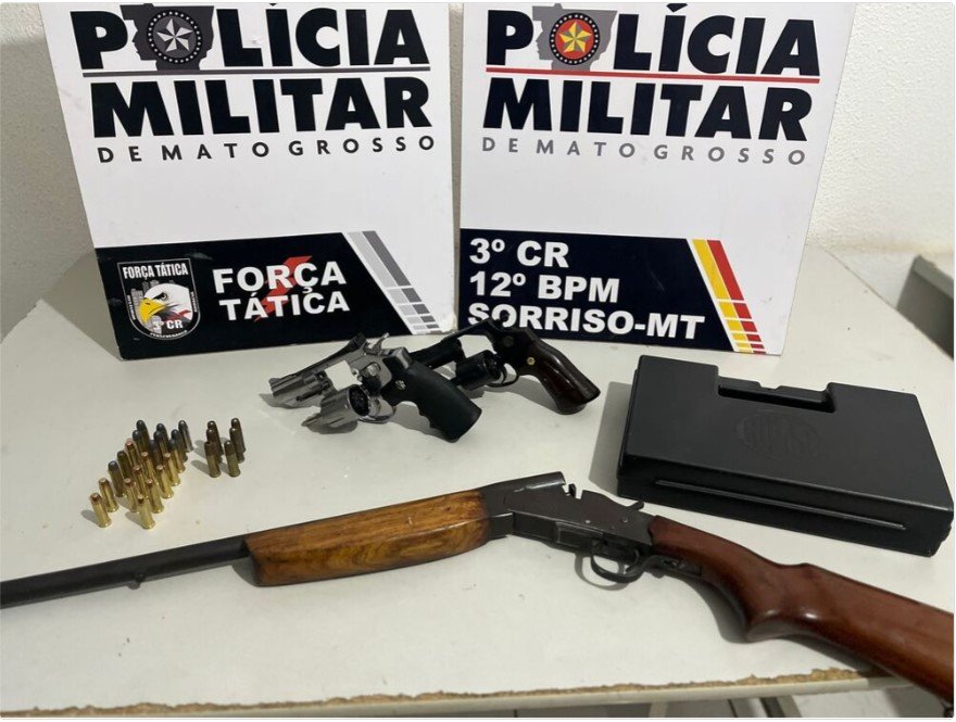 PM faz apreensão de armas na casa de suspeito preso em Santiago do Norte/Paranatinga por roubo de trator