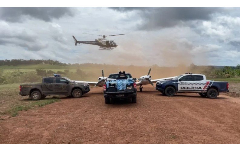 Forças de segurança interceptam avião e apreendem 400 kg de cocaína