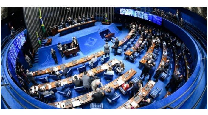 Senadores aumentaram o próprio salário e decidiram trabalhar só 3 dias na semana