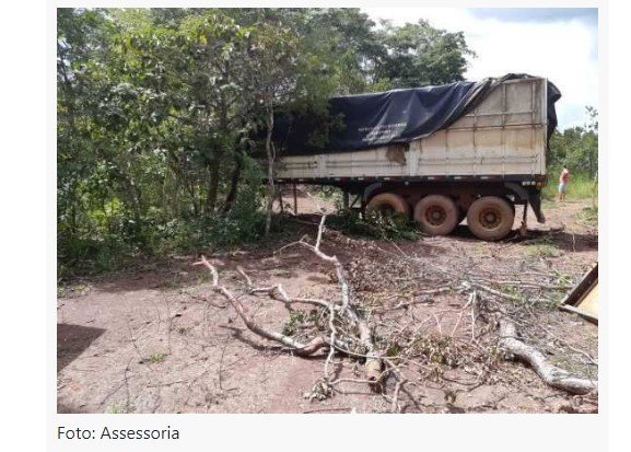 Polícia estoura desmanche de veículos de carga roubados em MT