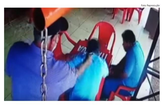 Vídeo flagra execução de engenheiro agrônomo com tiros à queima-roupa; imagens fortes