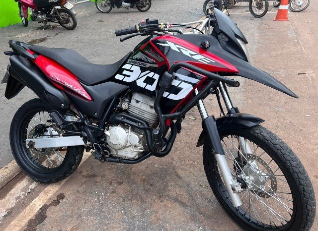 Bandido em Colíder furta moto de empresário em frente da sua casa.