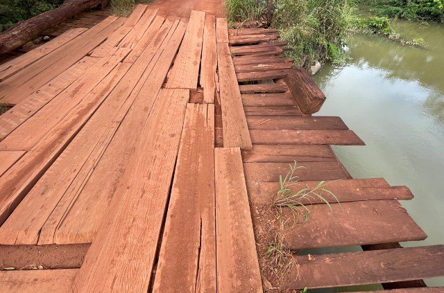Ponte sobre o Rio Carapá em Colíder: perigo iminente para quem trafega (Vídeo)