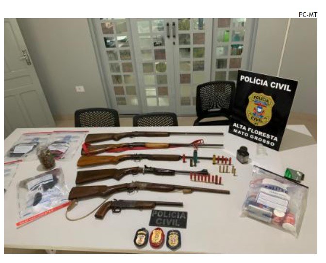 Operação cumpre 18 mandados de buscas e prende 5 por tráfico e posse ilegal de arma de fogo