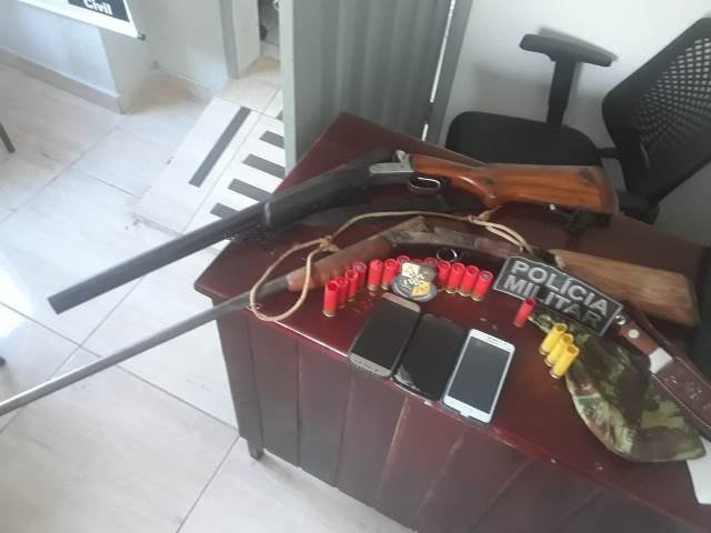 Policiais militares de União do Norte e Marcelândia prendem sete pessoas pelo roubo de fazenda.