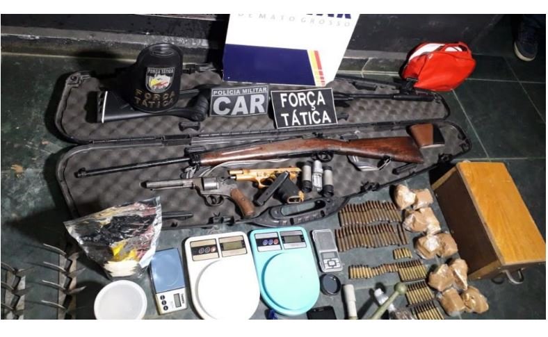 Quadrilha é presa com armas, munições e drogas em Sinop