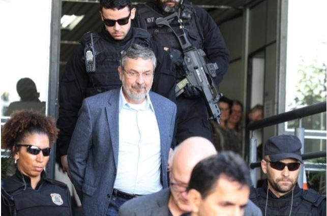 Lula pediu várias vezes que Dilma beneficiasse empresas, diz Palocci