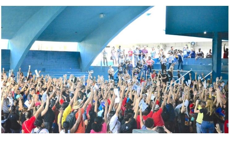 Trabalhadores da educação aprovam indicativo de greve em Mato Grosso