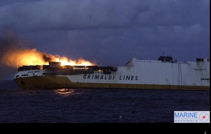 Navio com vários Porsche de milhões afunda no Oceano Atlântico