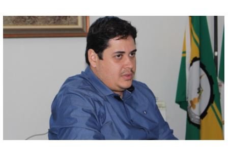 Prefeito em MT denuncia auditores do TCE por insistência em parar licitação