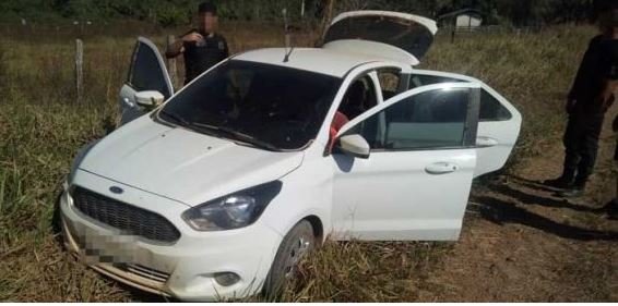 Ladrões rendem policiais, apontam armas e fogem levando pistolas e carabina