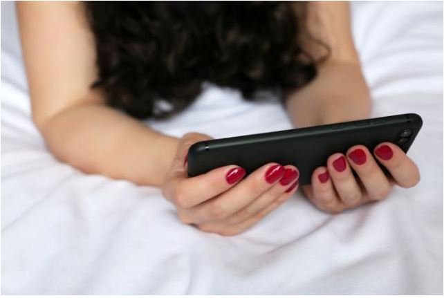 Sem pudor! Veja 6 fatos sobre as mulheres e a pornografia