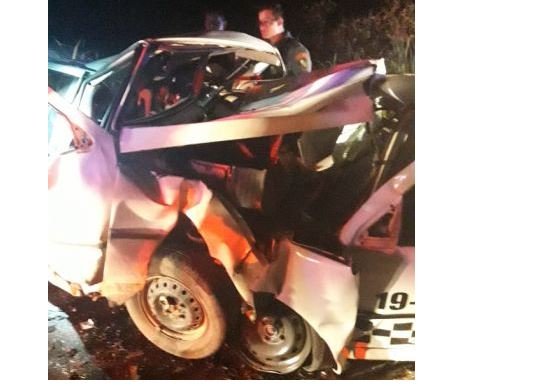 Criminosos, em fuga, batem de frente na estrada da Guia; quatro morrem no local