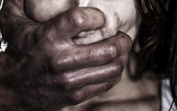 Mulher é enforcada pelo marido enquanto amamentava o filho em MT